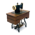 Réplica máquina coser antigua manual / Rèlica màquina cosir antiga manual